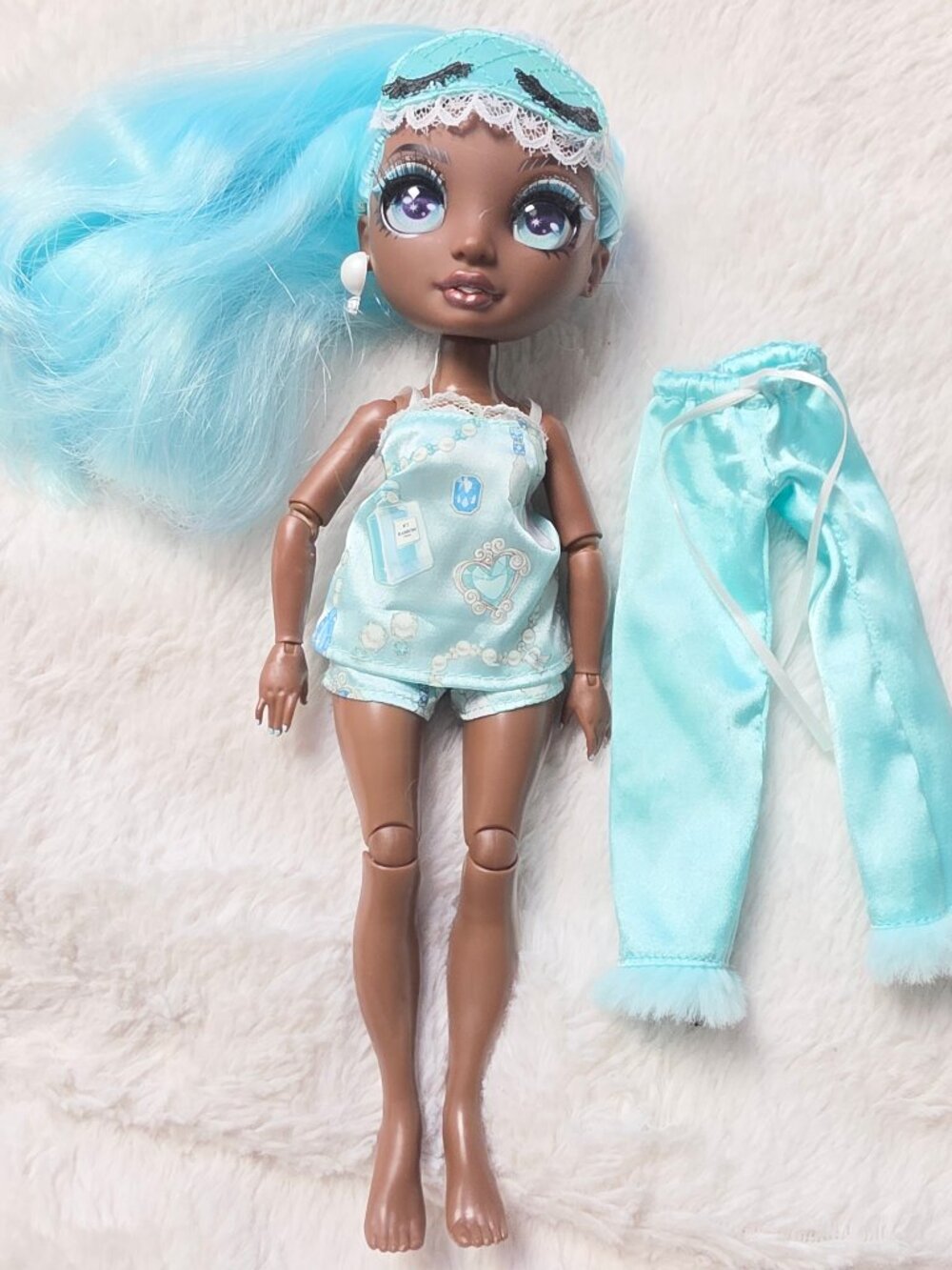 2021 Rainbow High Robin Sterling Slumber Party Fashion Doll MGA Blue Pajamas